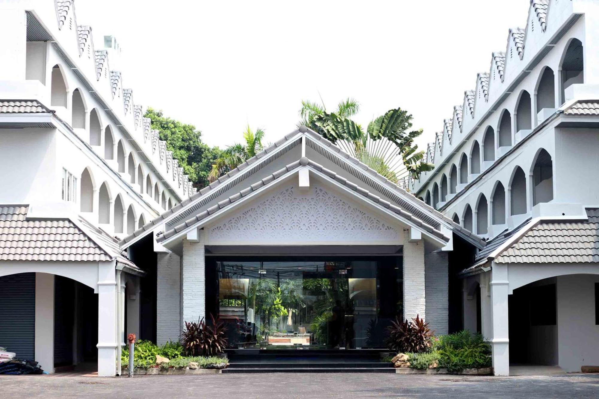 Pooh Beach Resort & Spa Джомтиен Бийч Екстериор снимка