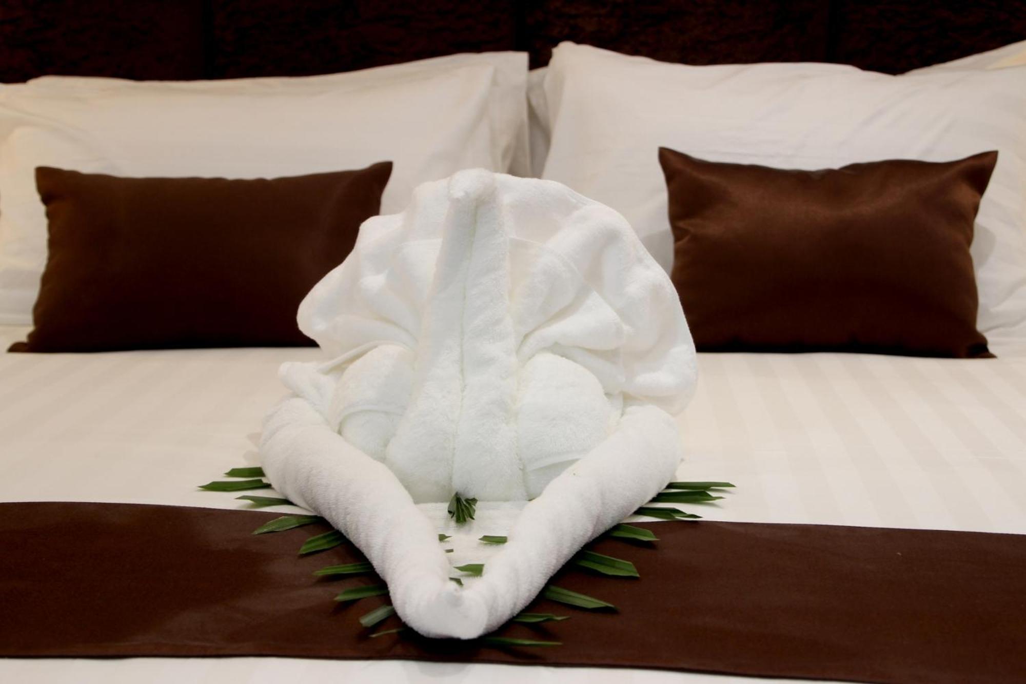 Pooh Beach Resort & Spa Джомтиен Бийч Екстериор снимка