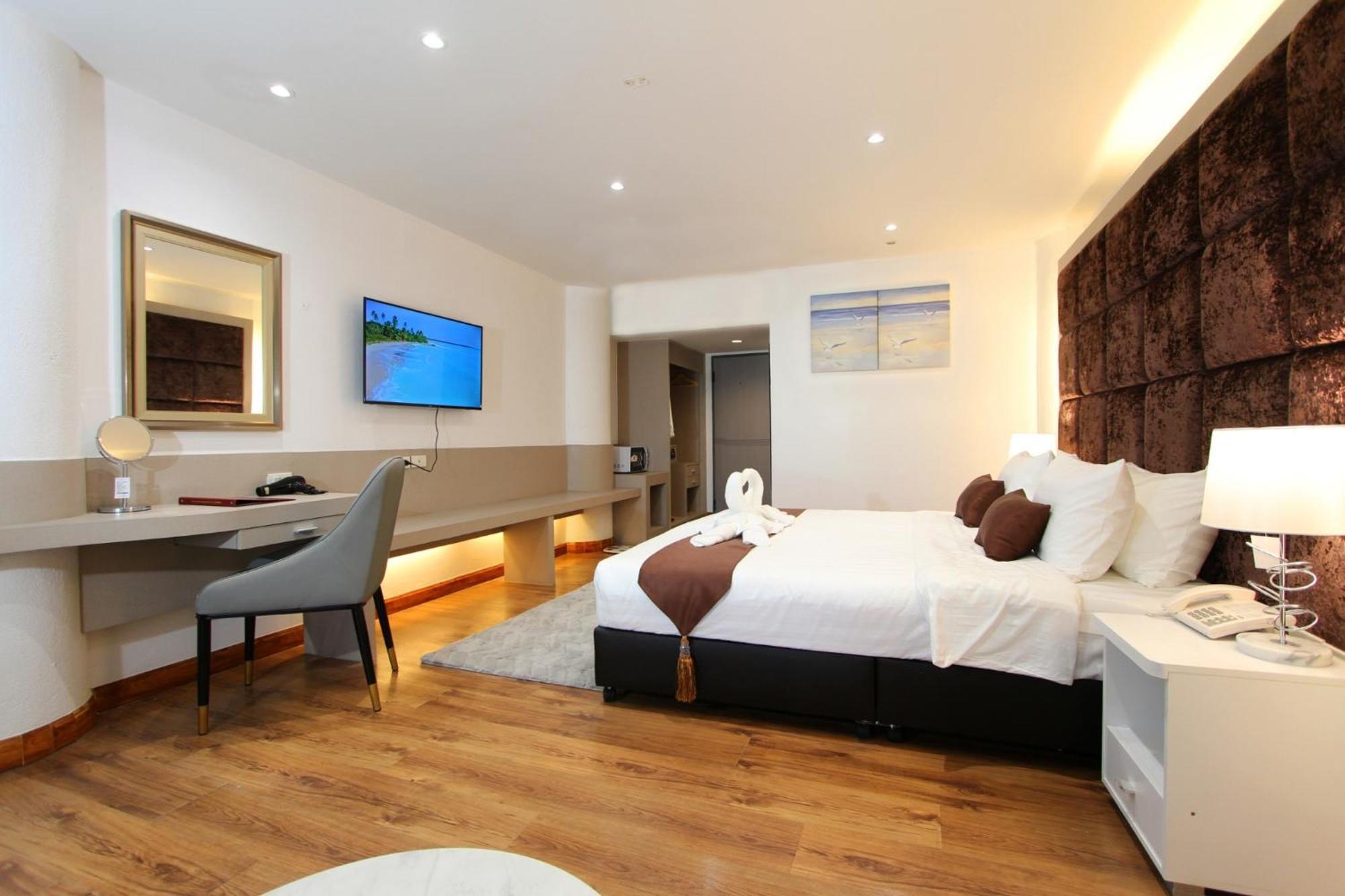 Pooh Beach Resort & Spa Джомтиен Бийч Екстериор снимка