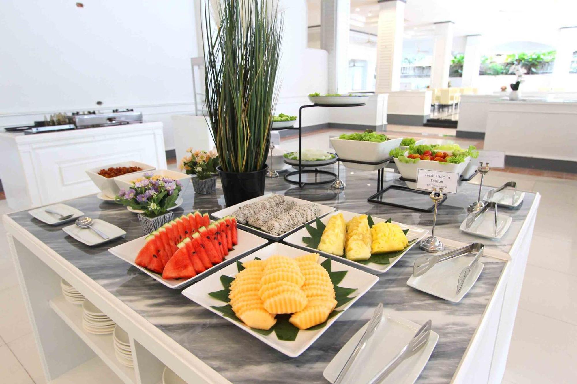 Pooh Beach Resort & Spa Джомтиен Бийч Екстериор снимка