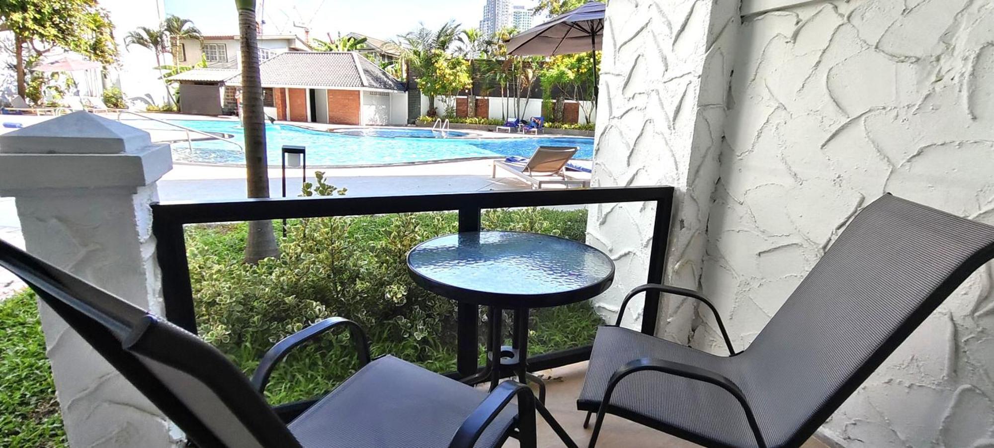 Pooh Beach Resort & Spa Джомтиен Бийч Екстериор снимка