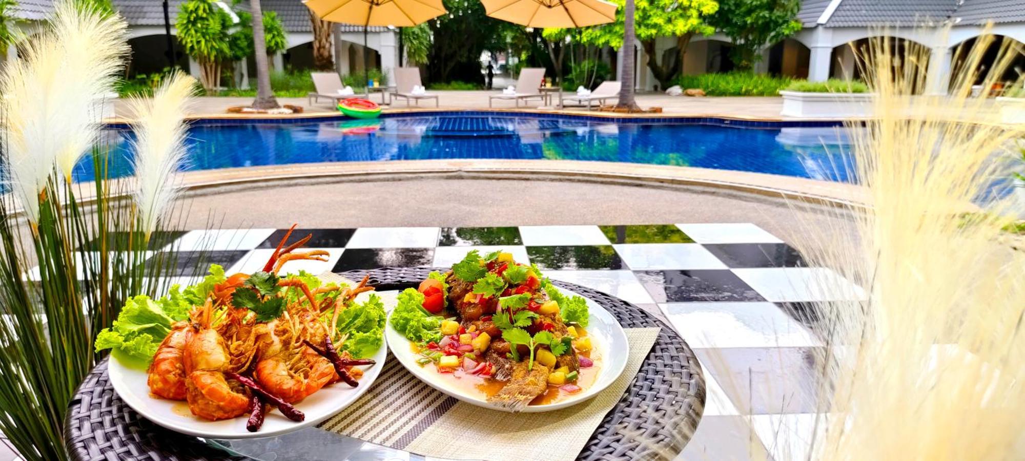 Pooh Beach Resort & Spa Джомтиен Бийч Екстериор снимка