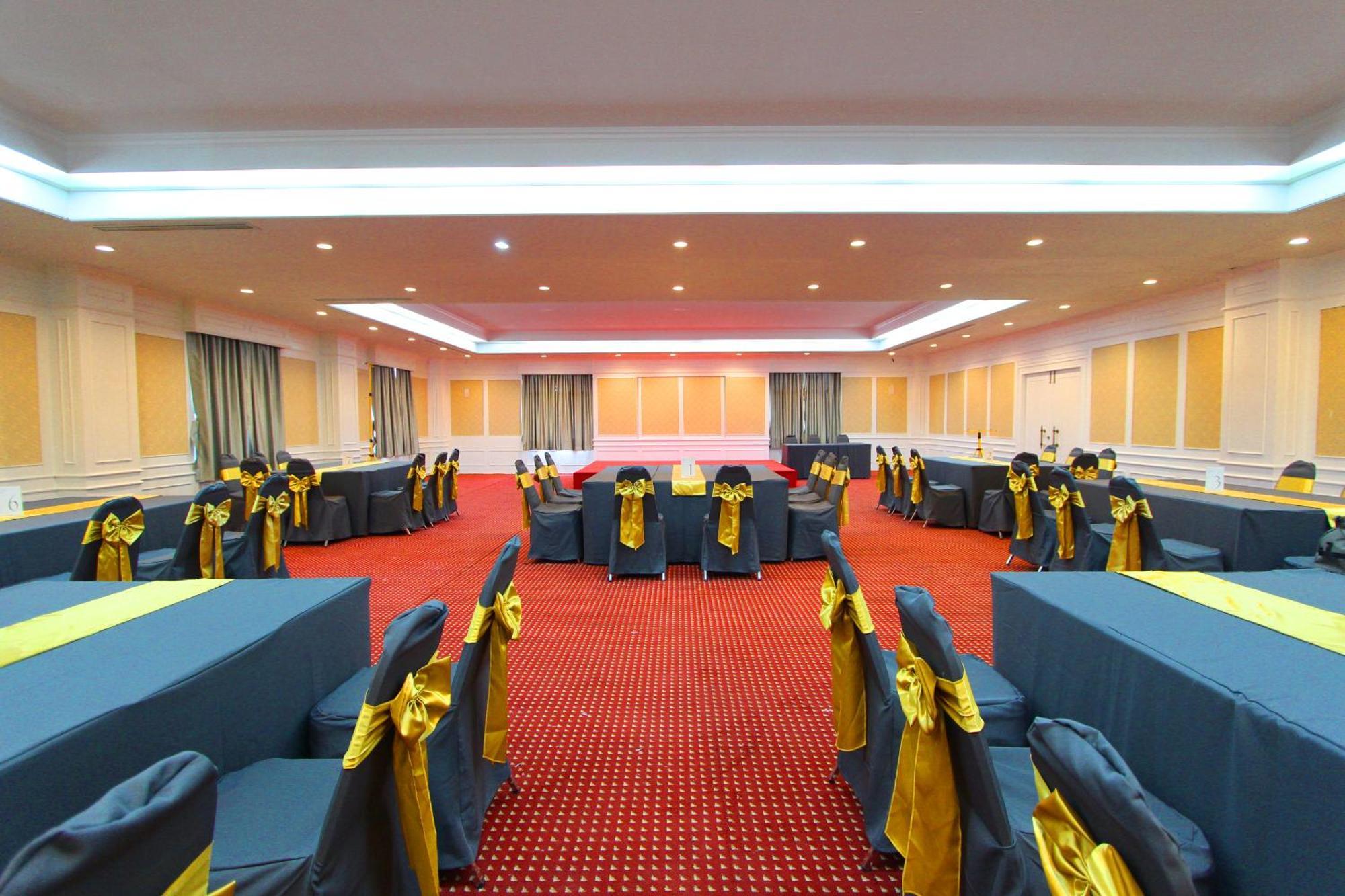 Pooh Beach Resort & Spa Джомтиен Бийч Екстериор снимка